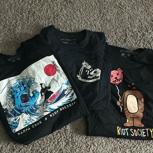 3 shirts for the price of 1! All men XL, short sleeves